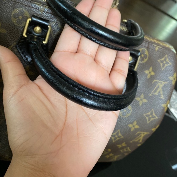 Authentic Louis Vuitton Speedy 30 - Picture 7 of 9